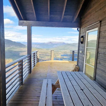 Mountain With Sauna & Scenic Views Feriehus